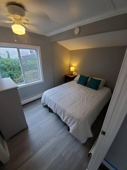 Beachy Bay Breeze Bungalow 2Br With Parking And Close To Many Amenities. West Haven Eksteriør billede