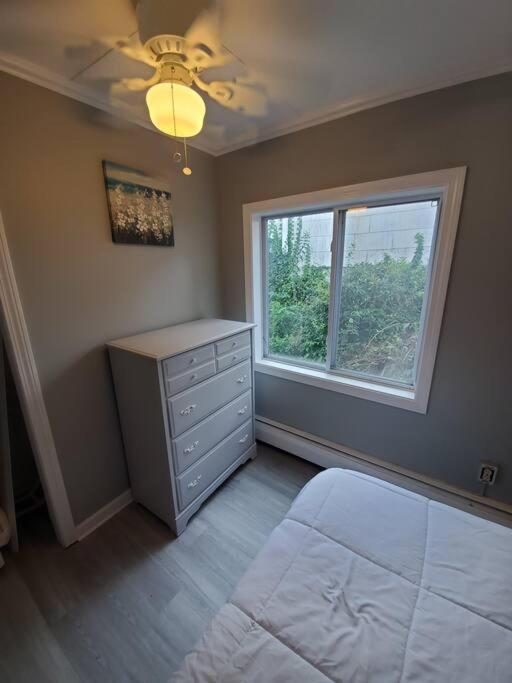 Beachy Bay Breeze Bungalow 2Br With Parking And Close To Many Amenities. West Haven Eksteriør billede
