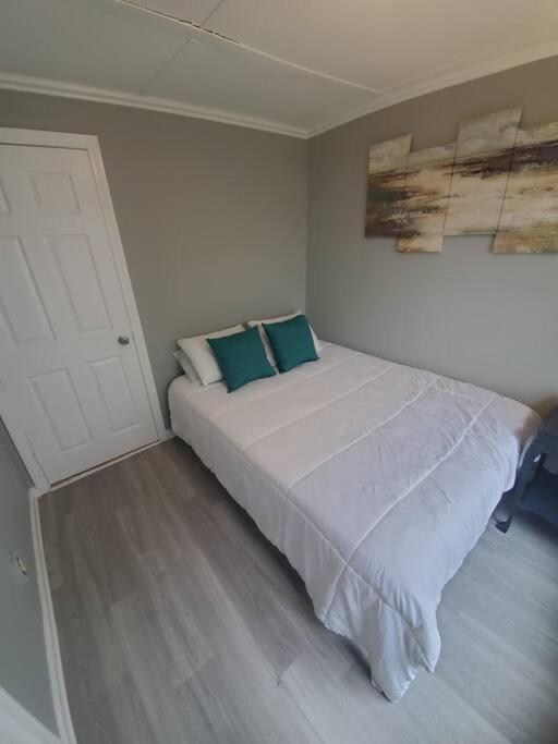 Beachy Bay Breeze Bungalow 2Br With Parking And Close To Many Amenities. West Haven Eksteriør billede
