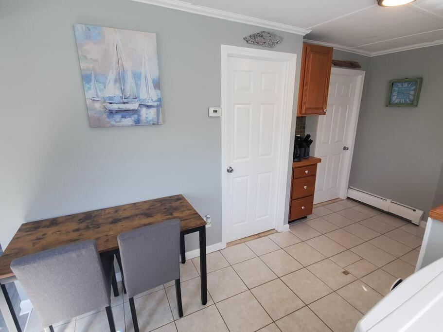 Beachy Bay Breeze Bungalow 2Br With Parking And Close To Many Amenities. West Haven Eksteriør billede